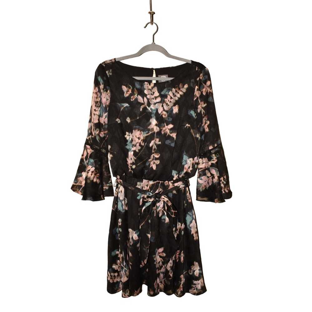 VINCE CAMUTO $148 Bell Sleeve Floral Burnout Mini… - image 1