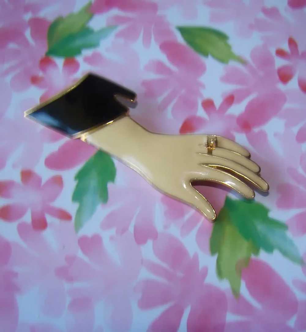 Rare Vintage enamel Signed TRIFARI Arm and Hand f… - image 3