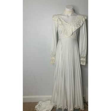 Vintage 1970/80s Union Made Wedding Gown - image 1