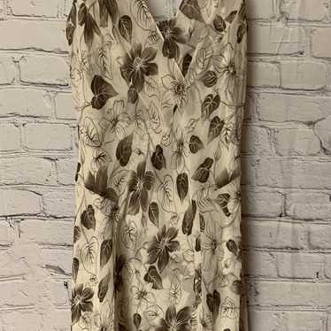 Women’s Ann Taylor Loft Silk Sleeveless Floral Ta… - image 1