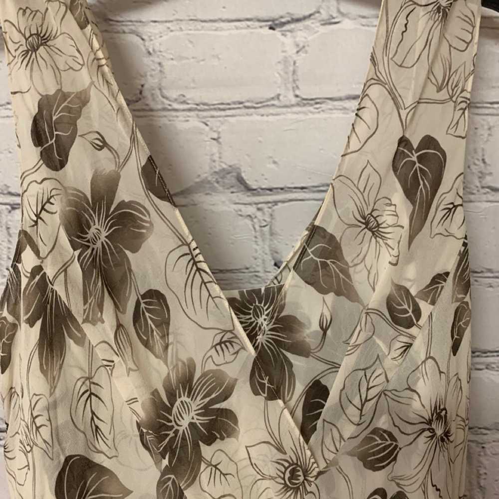 Women’s Ann Taylor Loft Silk Sleeveless Floral Ta… - image 2