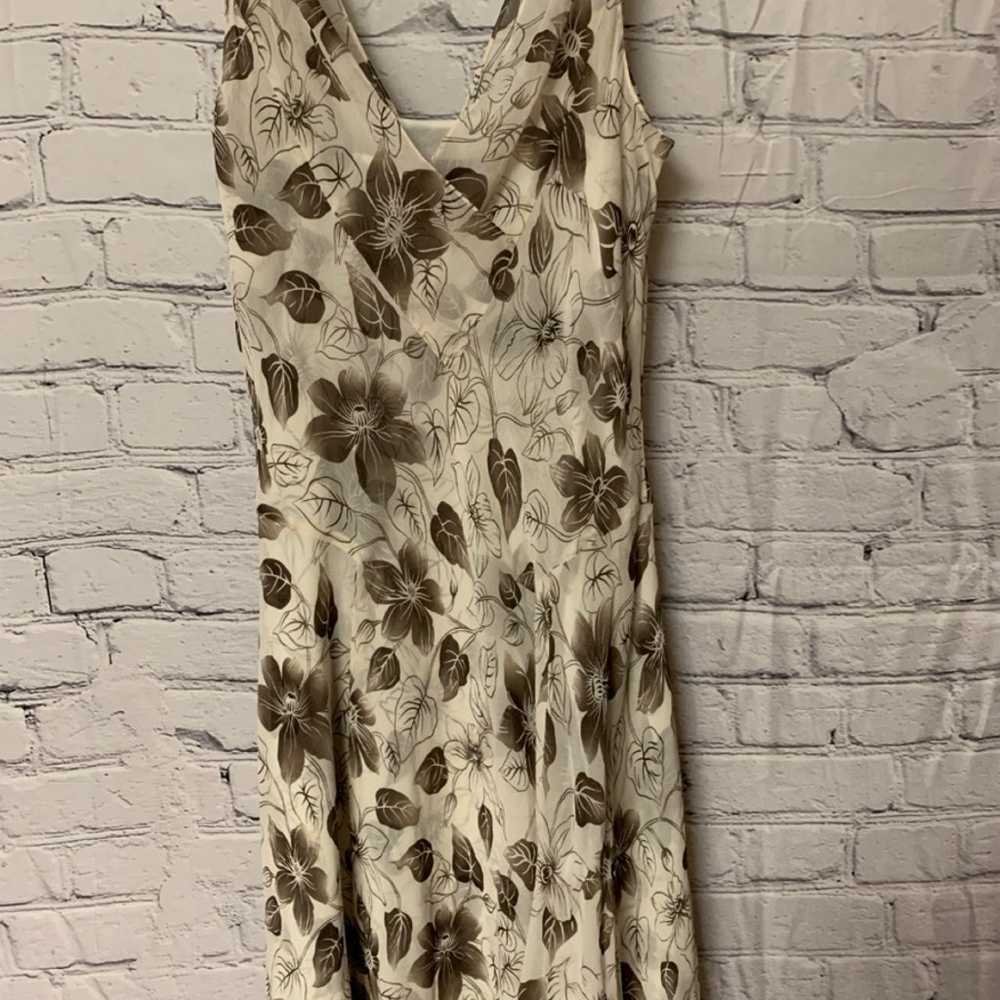 Women’s Ann Taylor Loft Silk Sleeveless Floral Ta… - image 3