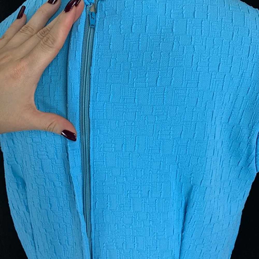 60s/70s Blue Mod Sleeveless Crimplene Shift Dress - image 11