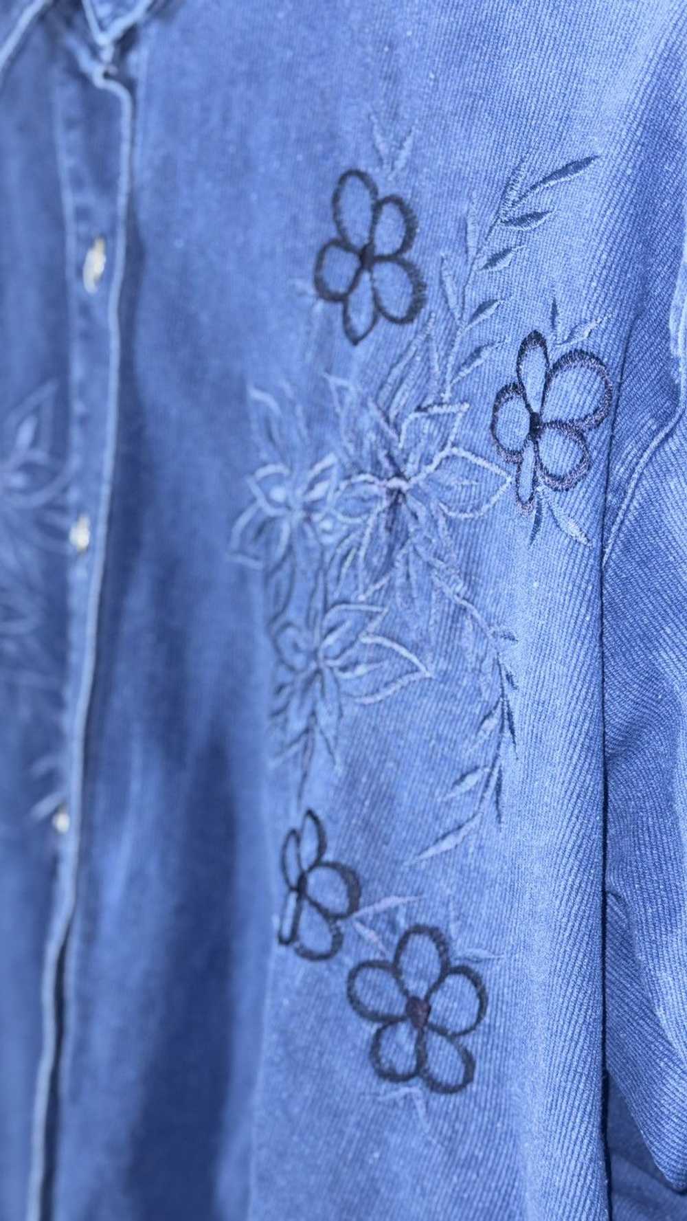 Vintage 90s Vintage Blue Floral embroidered Denim… - image 4