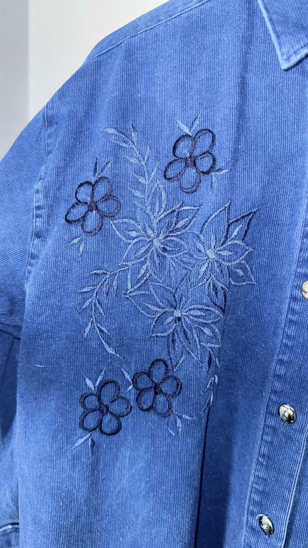 Vintage 90s Vintage Blue Floral embroidered Denim… - image 5