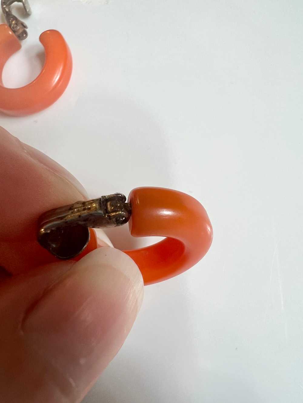 Unique 1950s 1960s Vintage Orange Bakelite Hoop C… - image 10