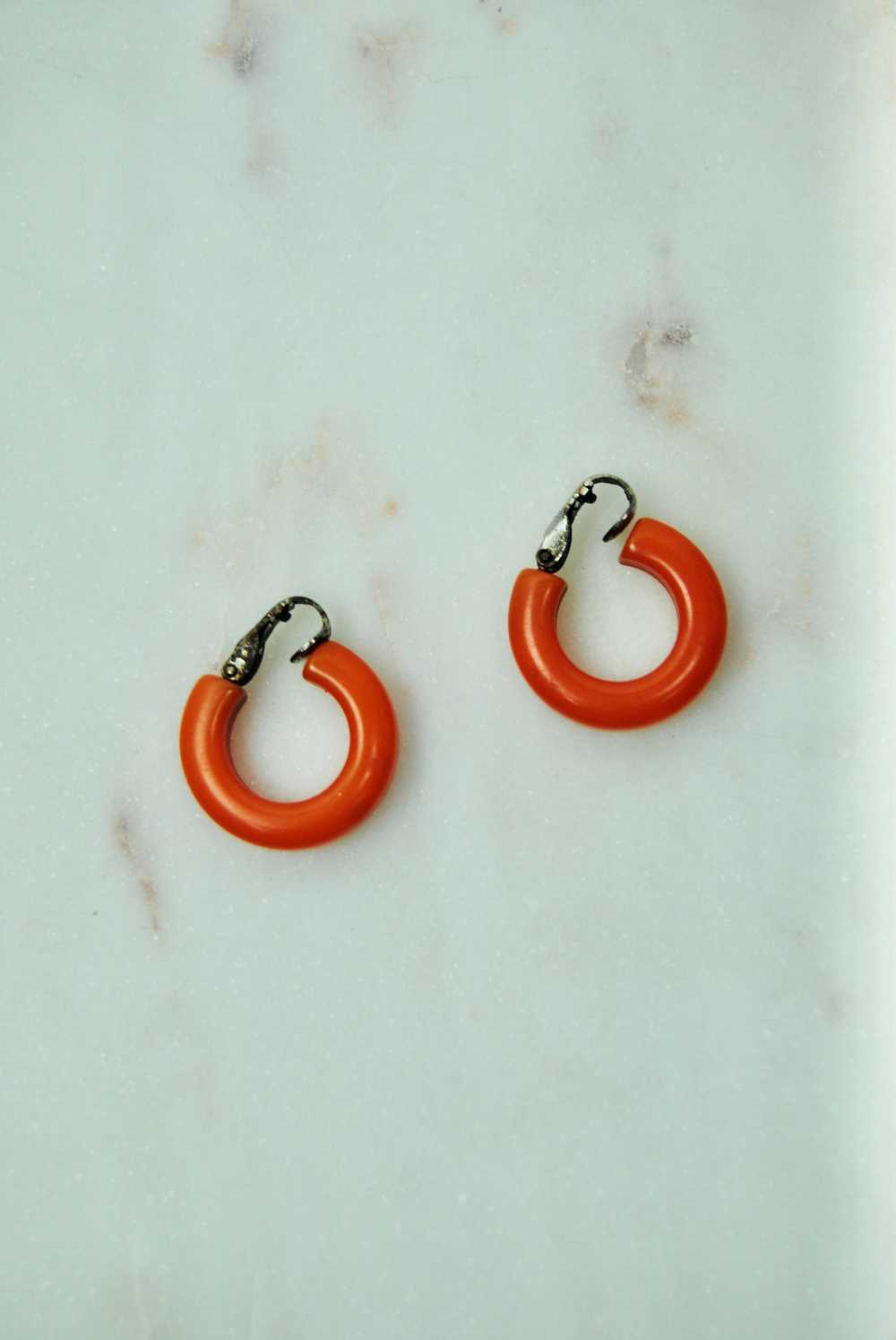 Unique 1950s 1960s Vintage Orange Bakelite Hoop C… - image 7