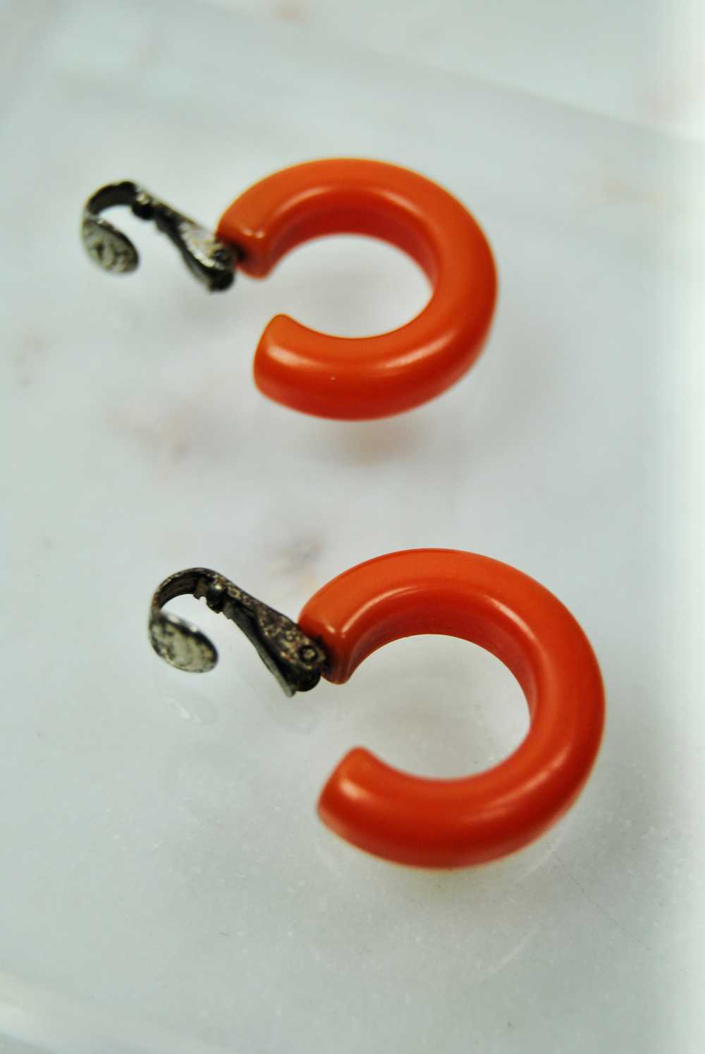 Unique 1950s 1960s Vintage Orange Bakelite Hoop C… - image 8