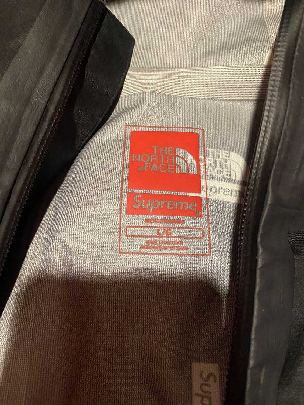 Supreme × The North Face Supreme North Face summi… - image 2