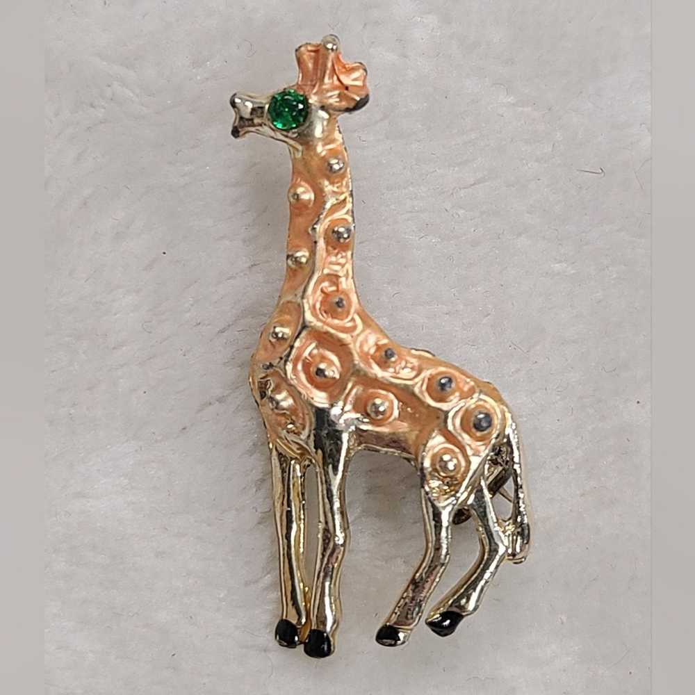 Vintage Vintage Small Gold Tone Giraffe Pin With … - image 1