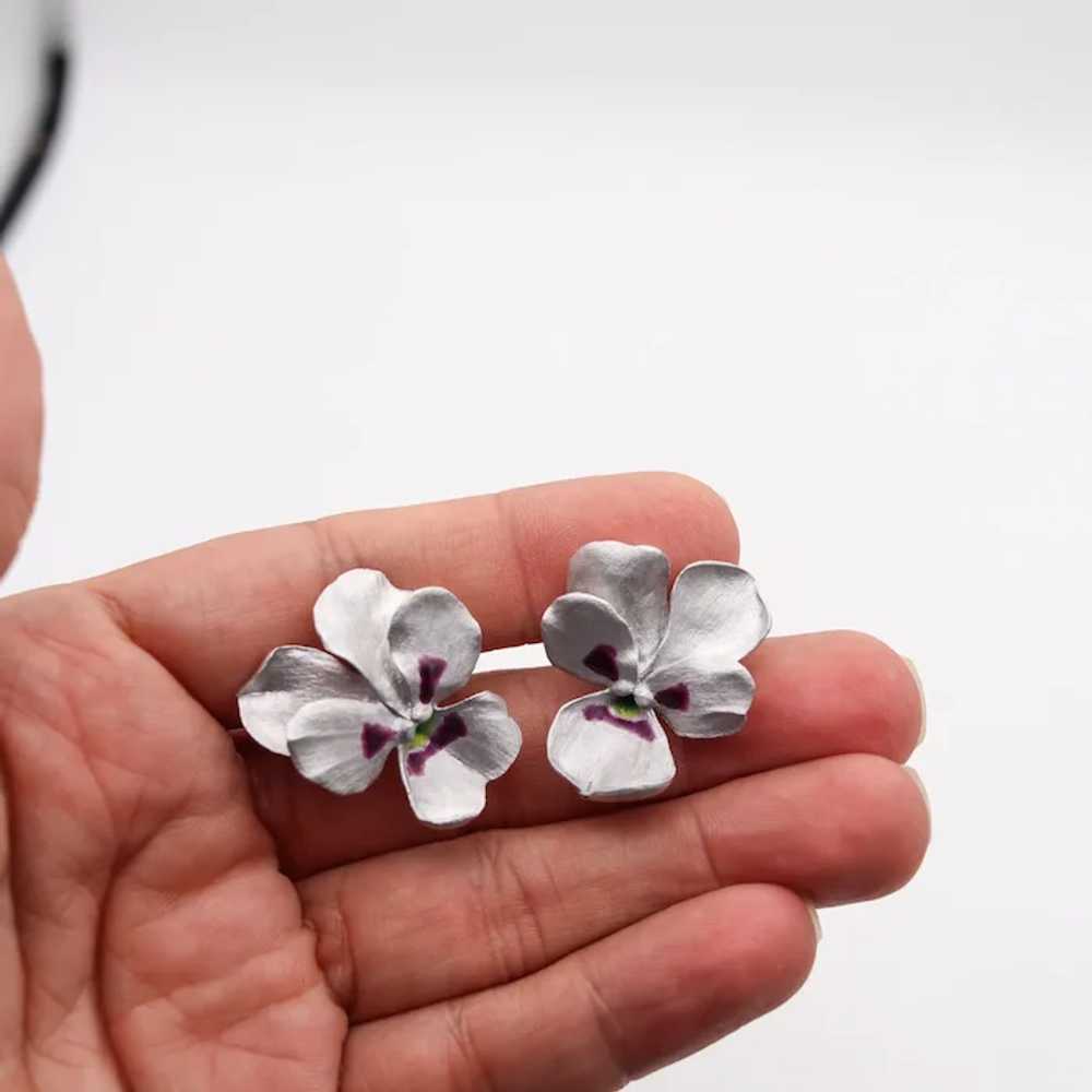 JAR PARIS Pansy Flowers Clips On Earrings In 18Kt… - image 4