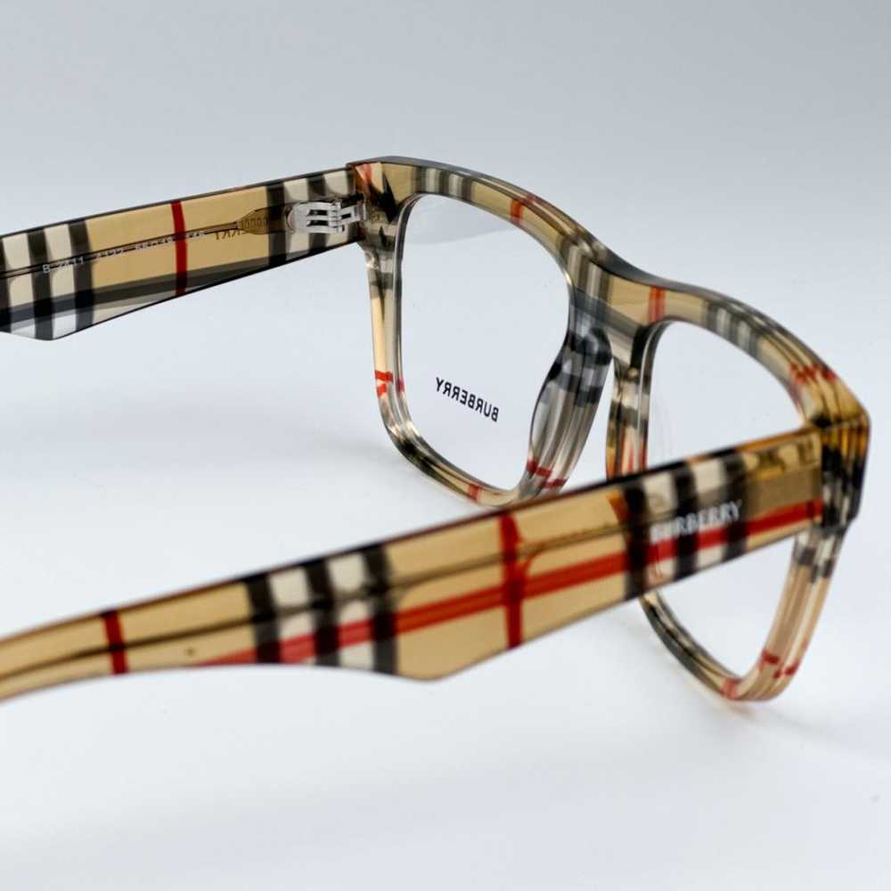 Burberry Sunglasses - image 6