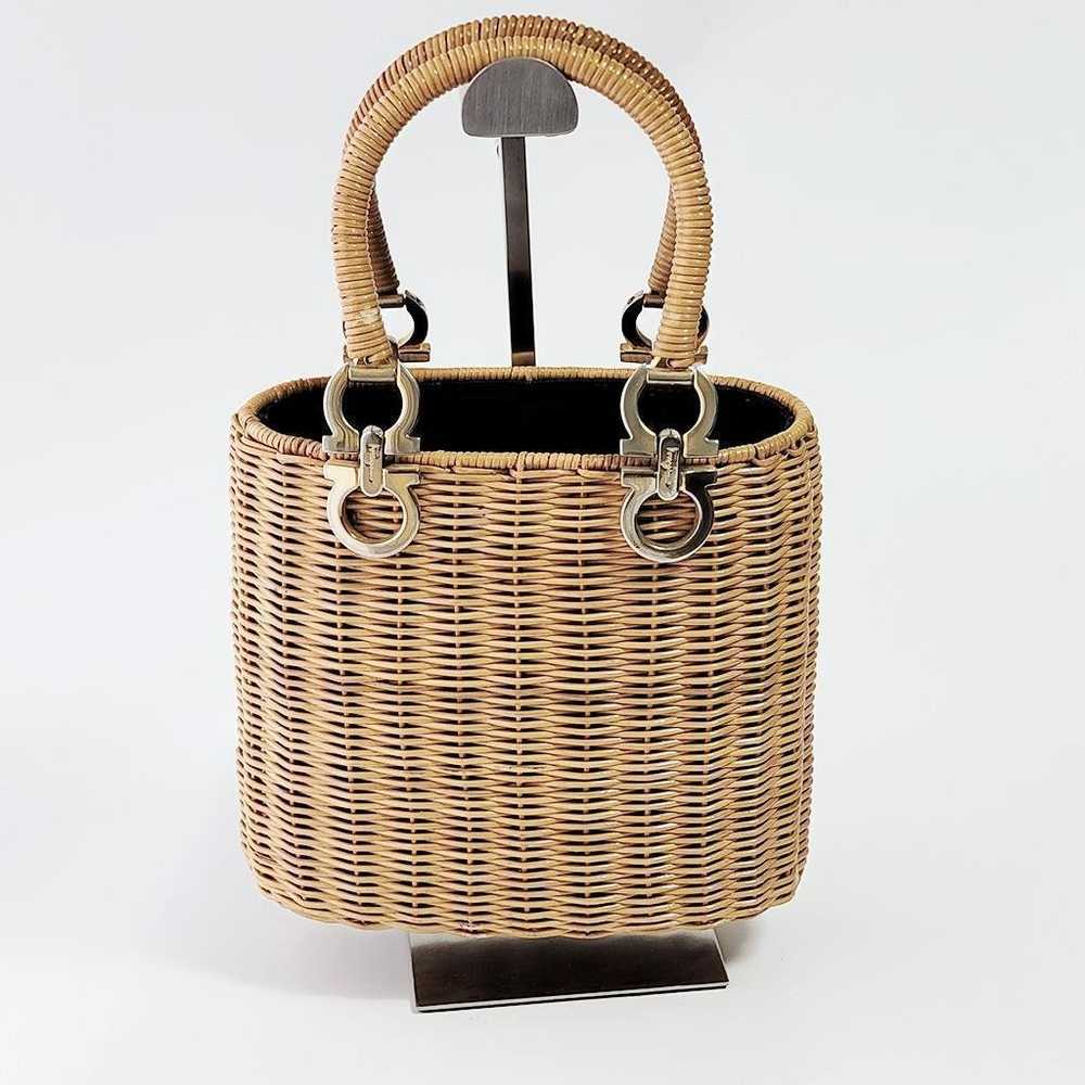 【Salvatore Ferragamo】Raffia Basket Bag Gancini Vi… - image 2