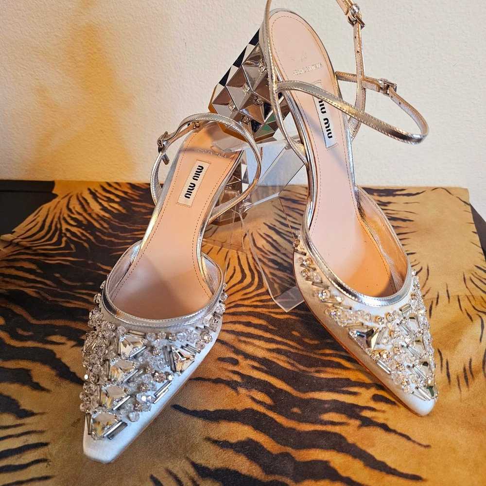 Miu Miu  Swarovski Emb Silver Satin Heel Pump SB … - image 1