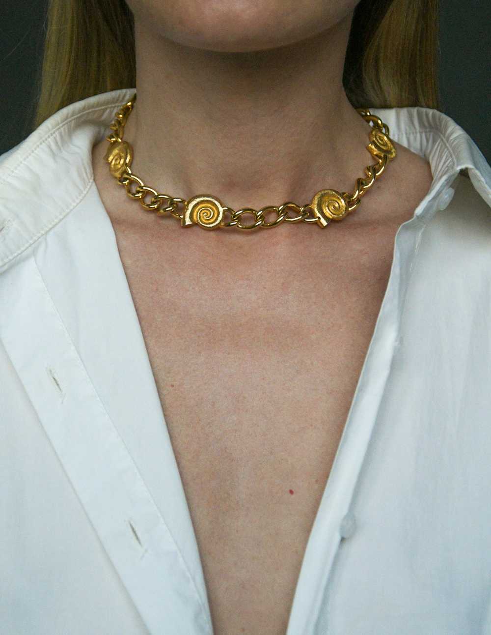 gold coiled seashell chain collar necklace - image 2