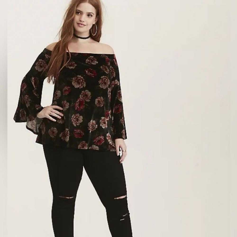 Torrid Floral Print Velvet Off Shoulder Bell Slee… - image 1