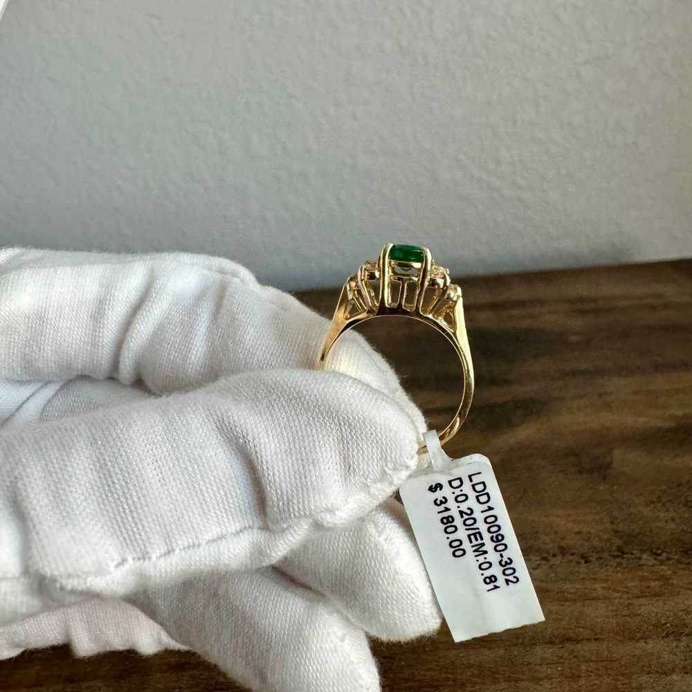 14K Yellow Gold Oval Emerald n Diamond Lady’s Ring - image 5