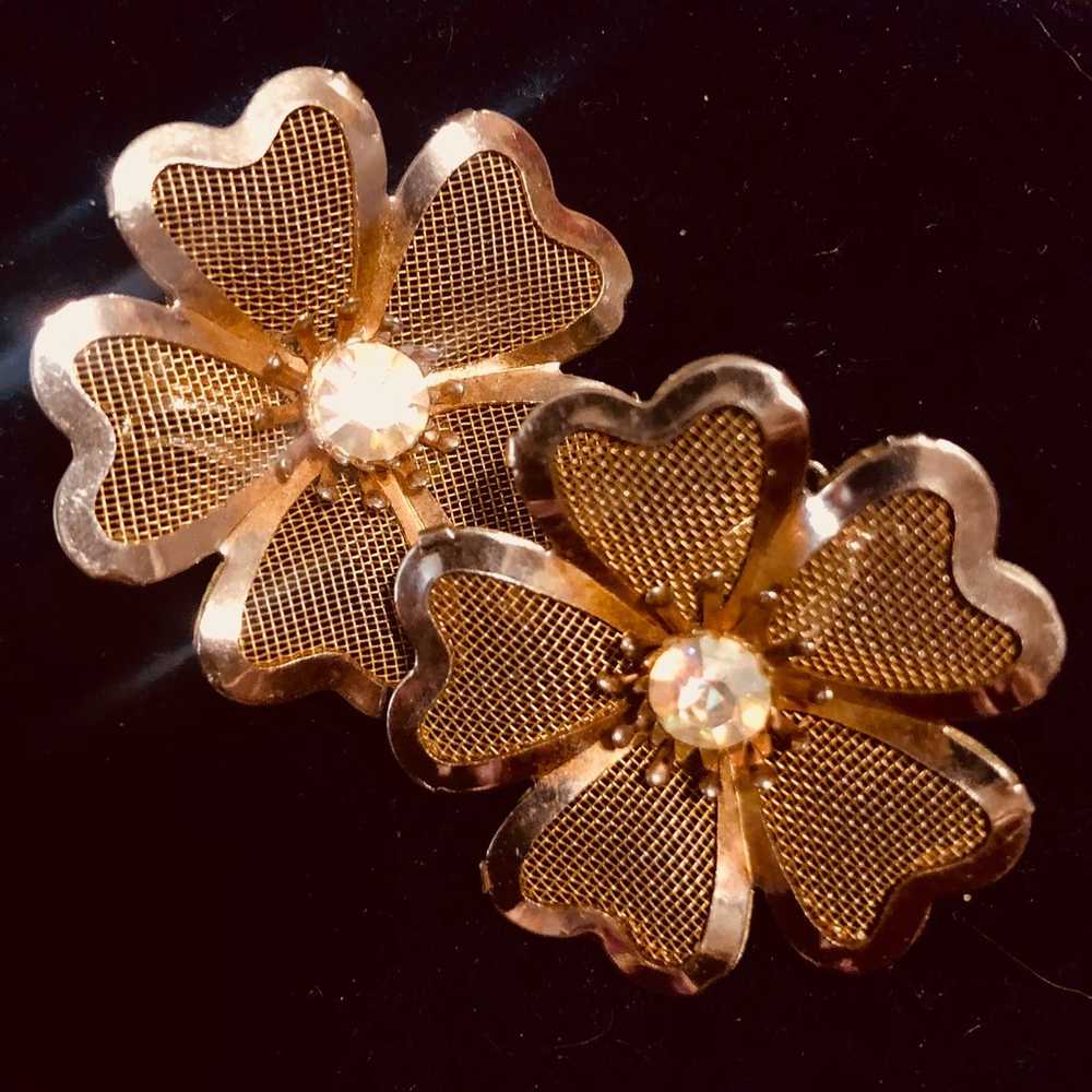 Vintage  Gold Toned  Mesh Flower W/ Aurora Boreal… - image 1