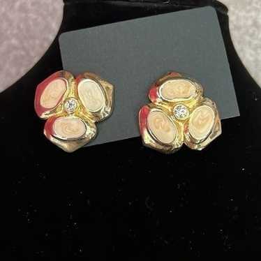 Vintage Gold and Enamel Flower Clip on earrings - image 1