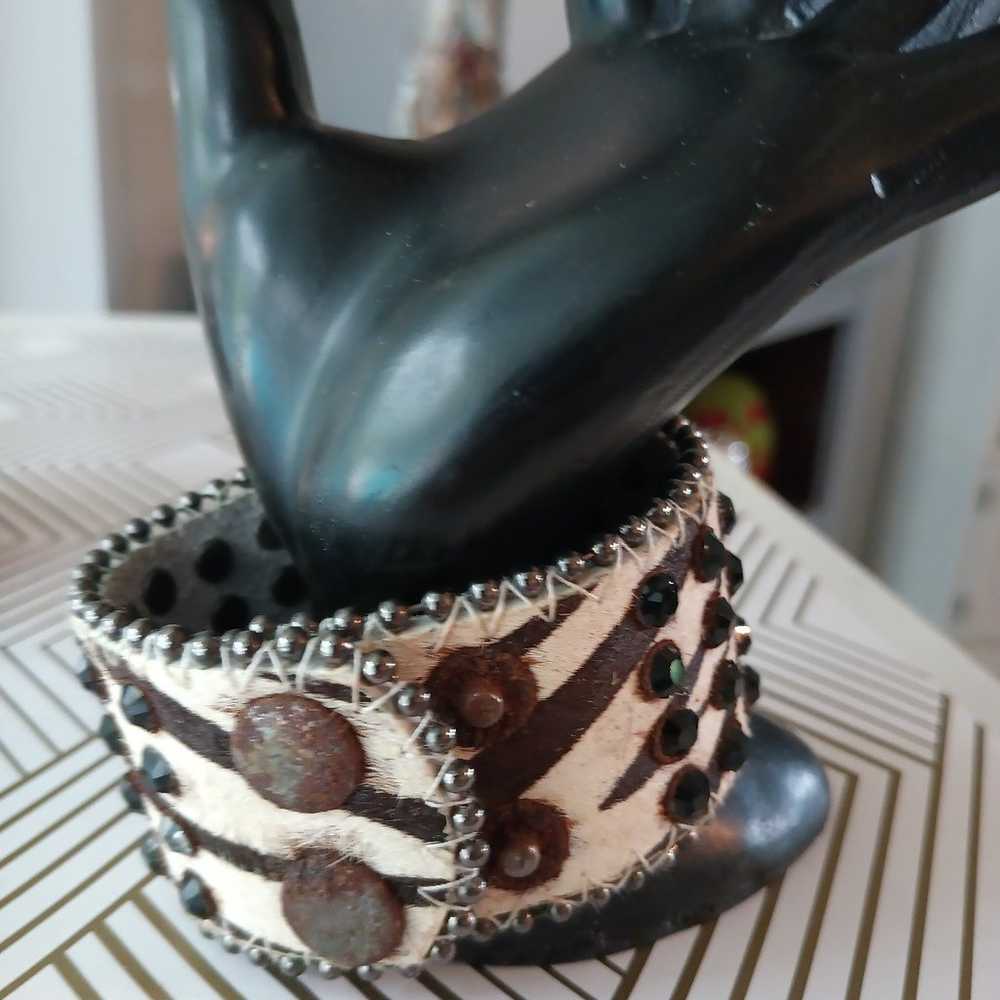 Vtg. Black and White Studded Cowhide Hair-on Leat… - image 6