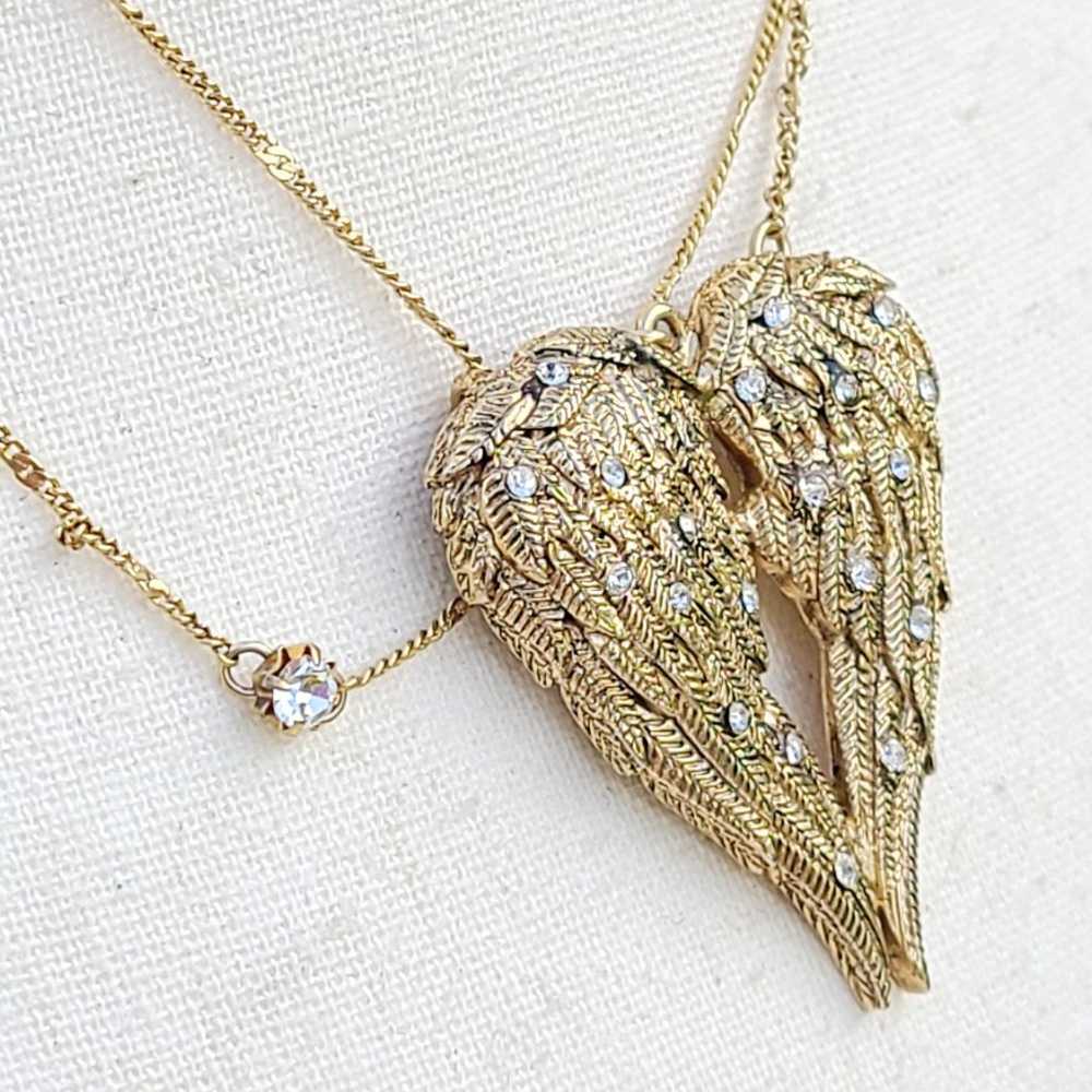 Gold tone rhinestone wings pendant - image 3