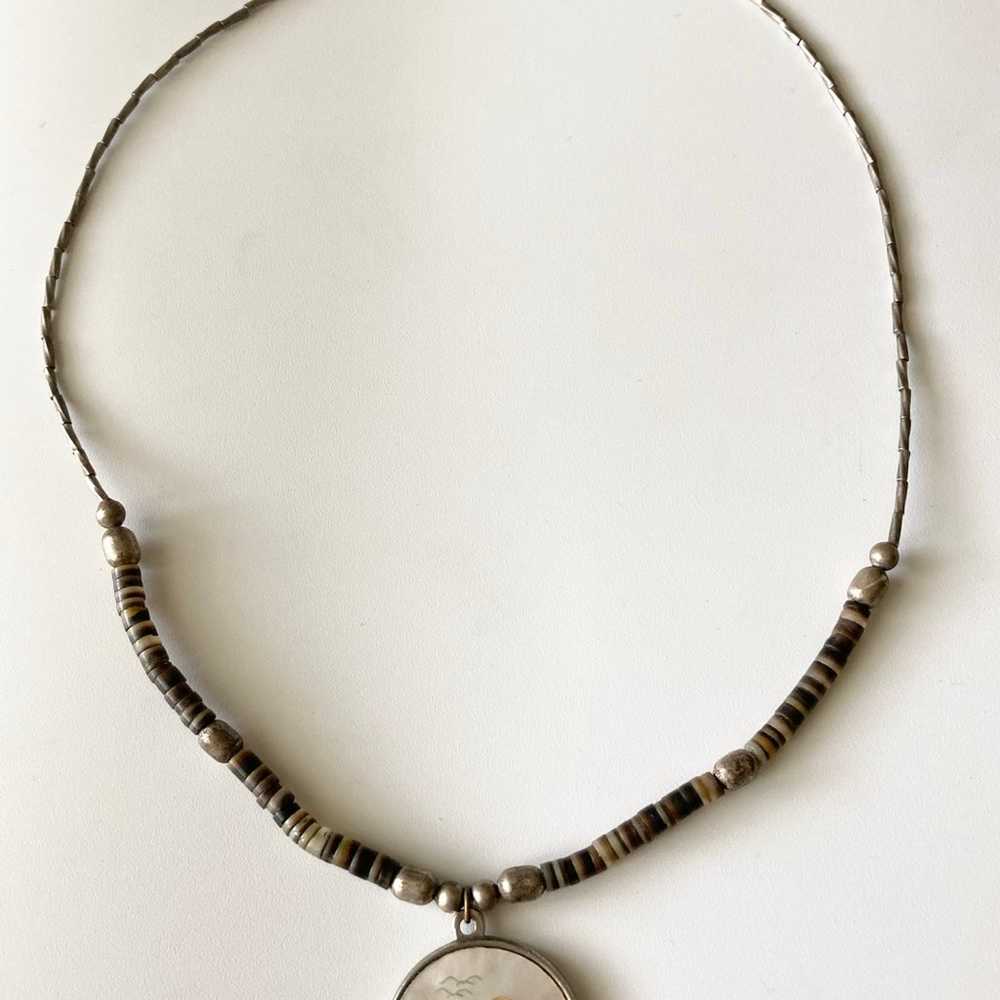 Vintage mother of pearl ocean view Necklace - image 2