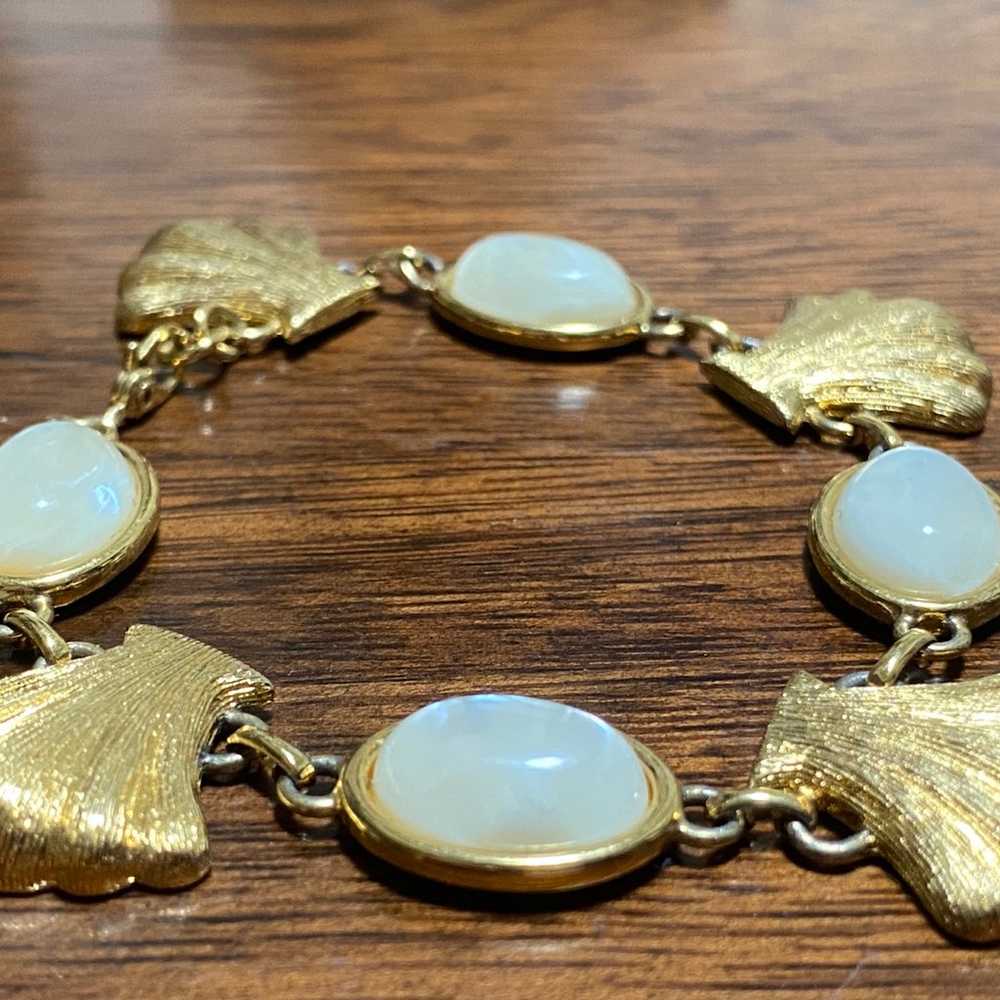 Vintage Gold tone Shell & mother of pearl Bracelet - image 2