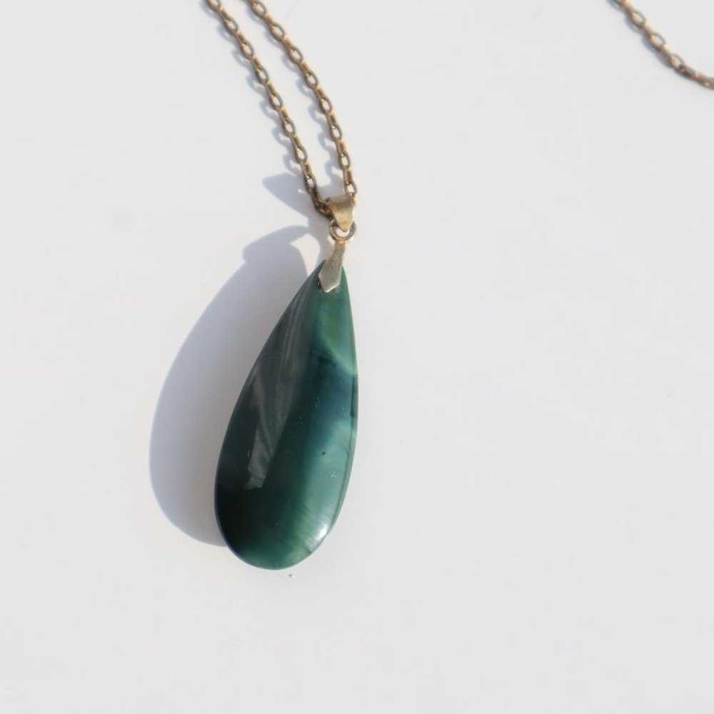 Teardrop motif green-colored stone vintage neckla… - image 2