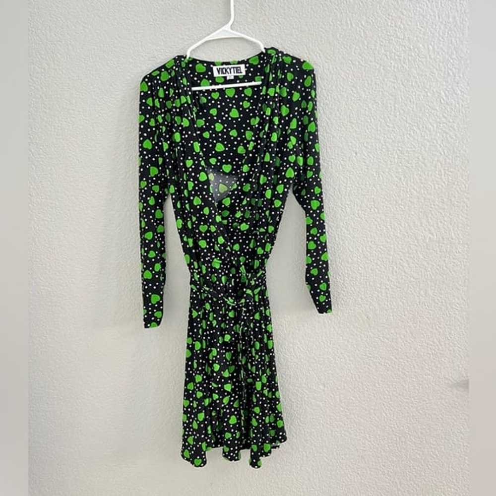 Vintage Vicky Tiel | Retro Green Heart Printed Mi… - image 2