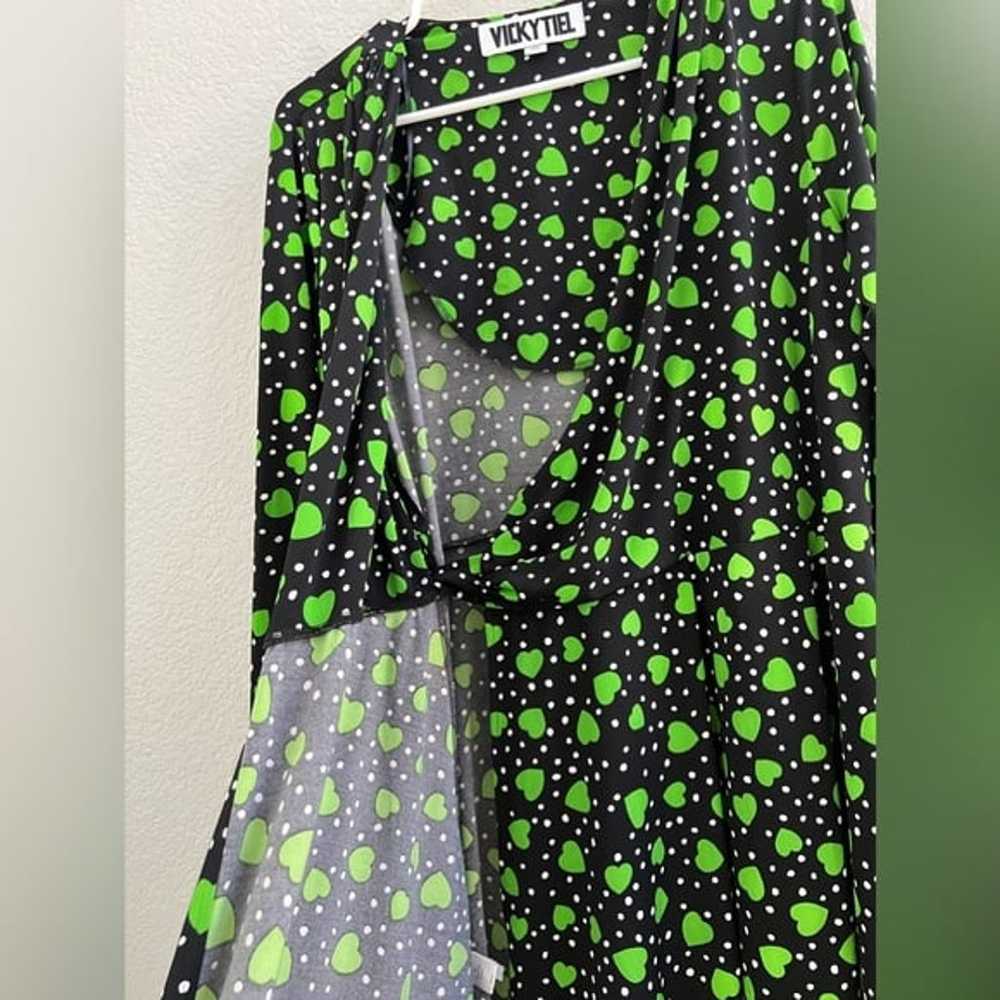 Vintage Vicky Tiel | Retro Green Heart Printed Mi… - image 3