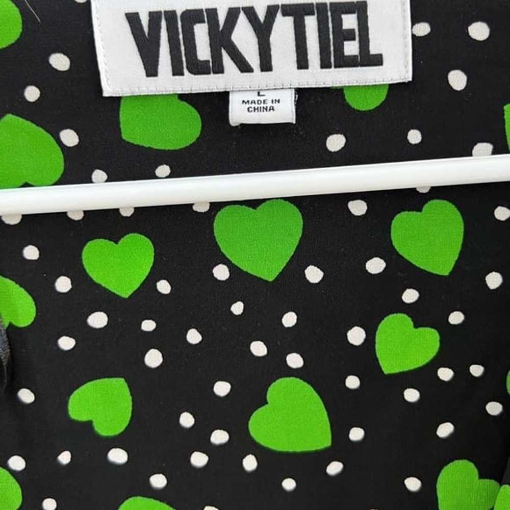 Vintage Vicky Tiel | Retro Green Heart Printed Mi… - image 6