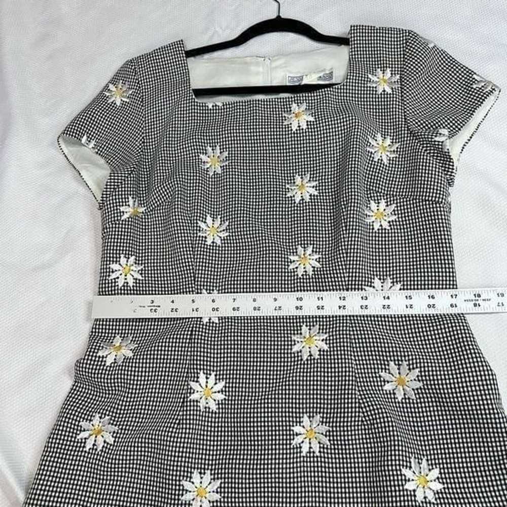 Vintage Black & White Gingham Daisy Print Dress. - image 10