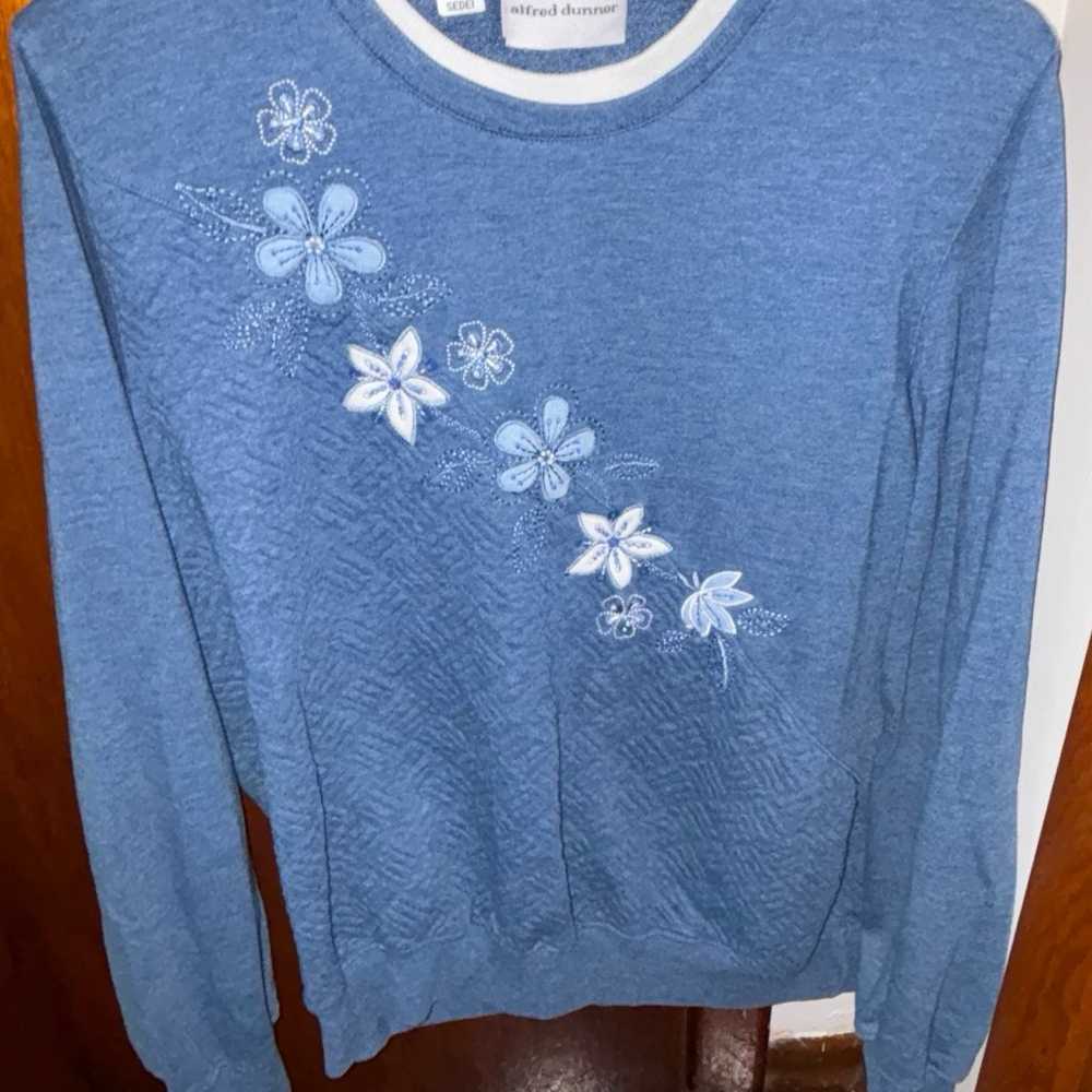 Vintage Alfred Dunner embroidered crew neck - image 1