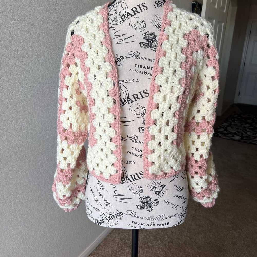 Crochet cropped granny cardigan - image 2