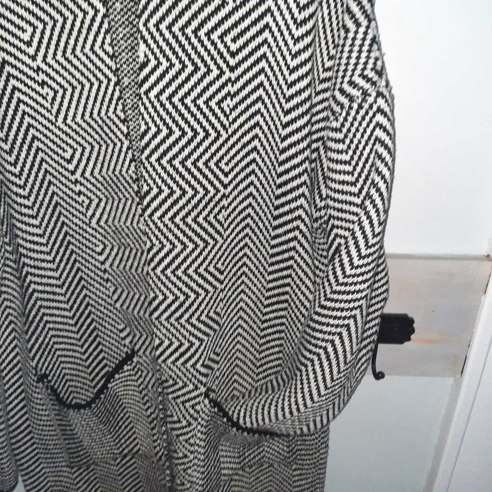 Unique black and white geometric woven cardigan - image 2