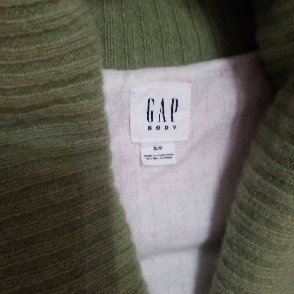 Womens Gap 100% lambswool sweater sz S - image 2