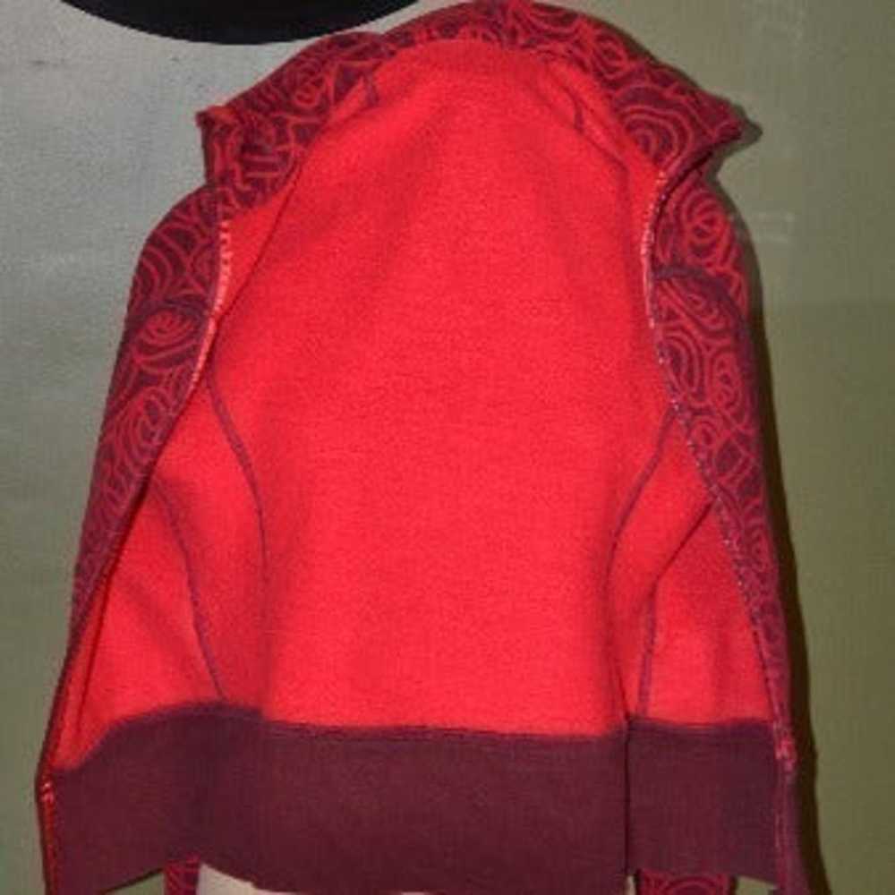 GUC | VTG Lululemon Hoodie - image 11