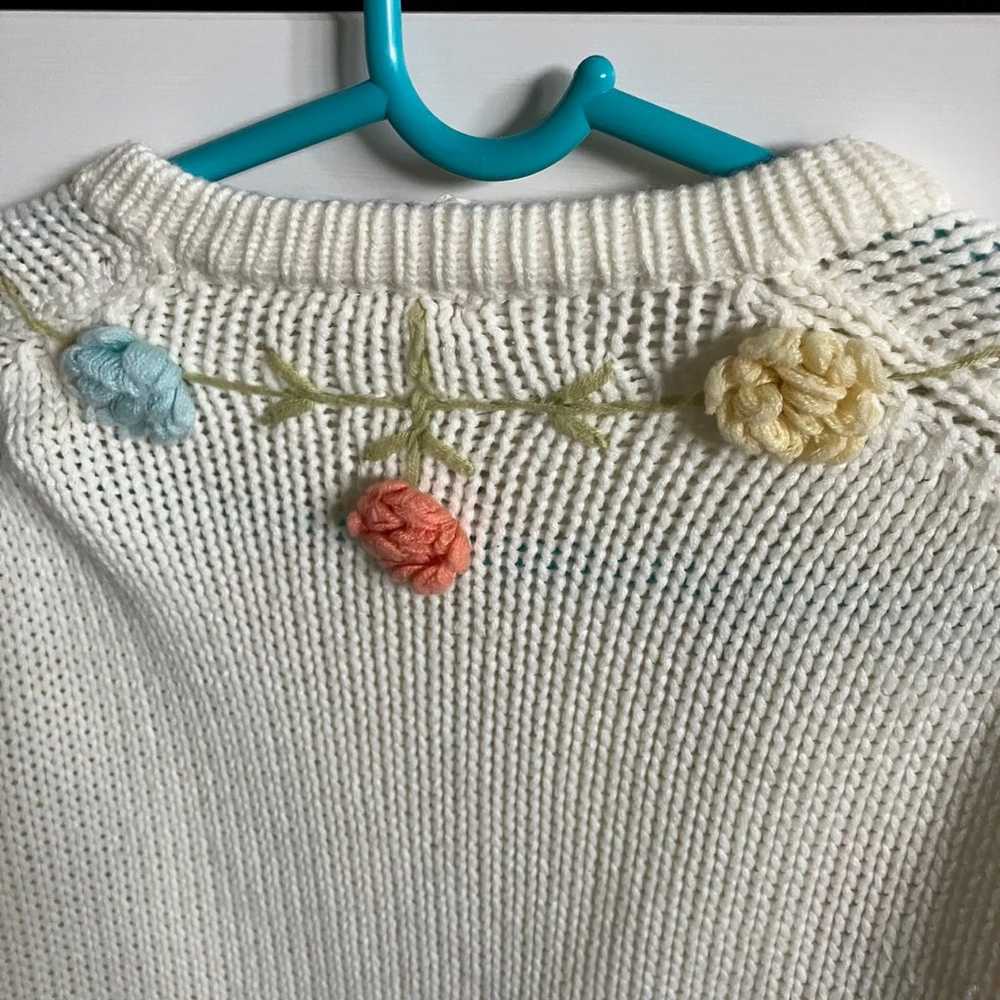 Vintage Cream Cardigan with Floral Accents - image 9