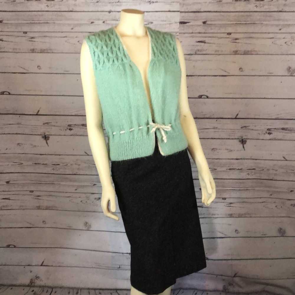 Vintage Hand knit open front green vest size medi… - image 4