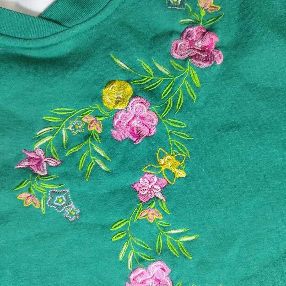 Vintage Speculation Embroidered Flower Sweatshirt… - image 2