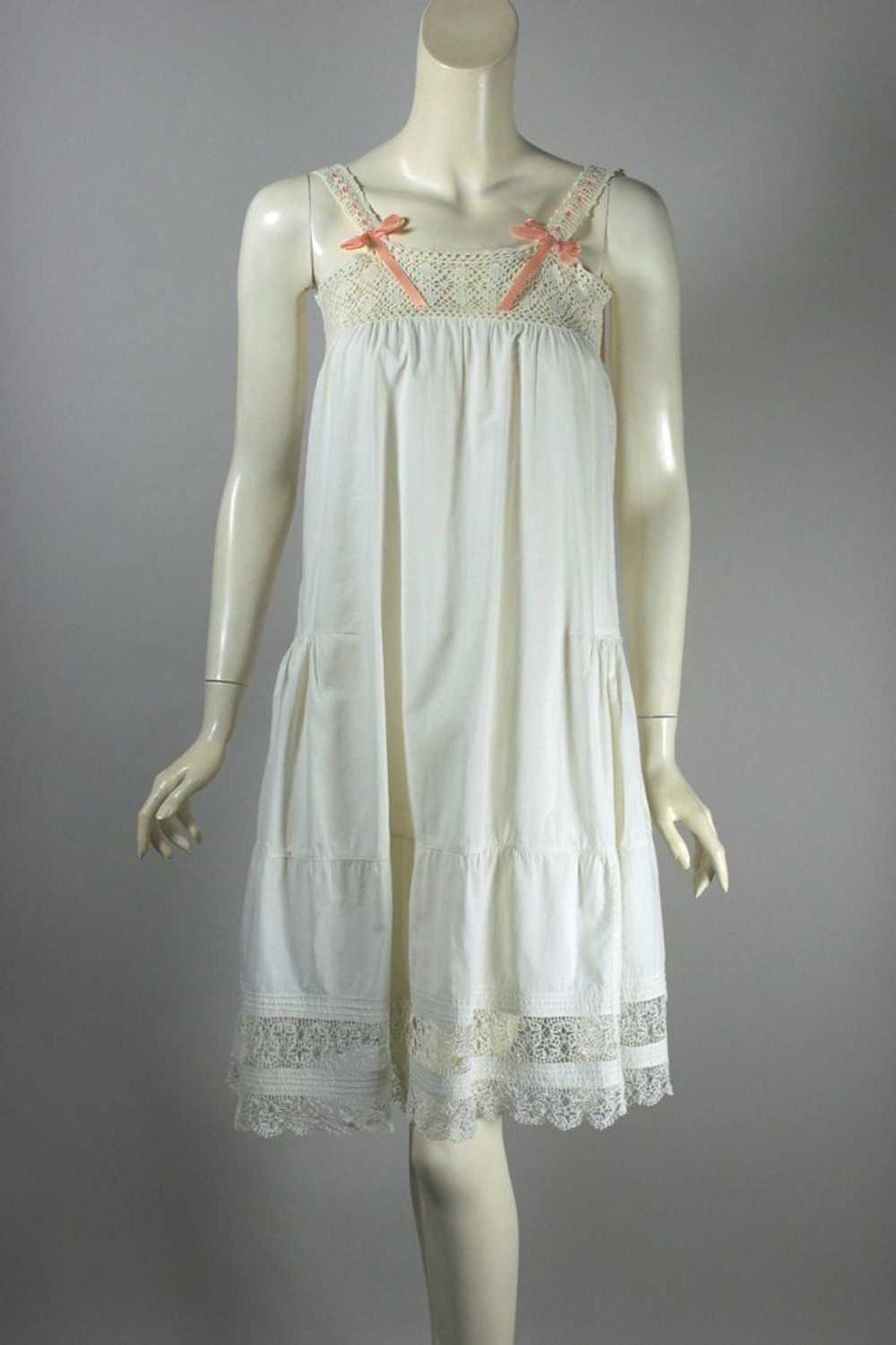 Edwardian white cotton lace trim slip dress night… - image 1