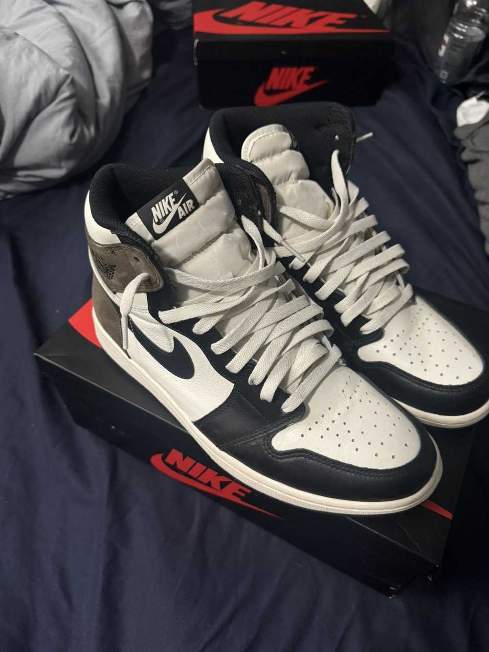 Jordan Brand × Nike Jordan 1 Retro High Dark Mocha - image 4