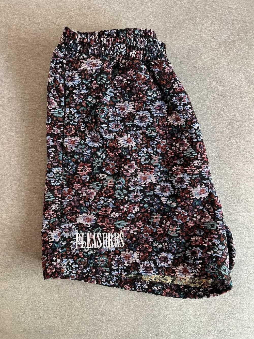 Pleasures Pleasures Quitter Floral shorts size M - image 4