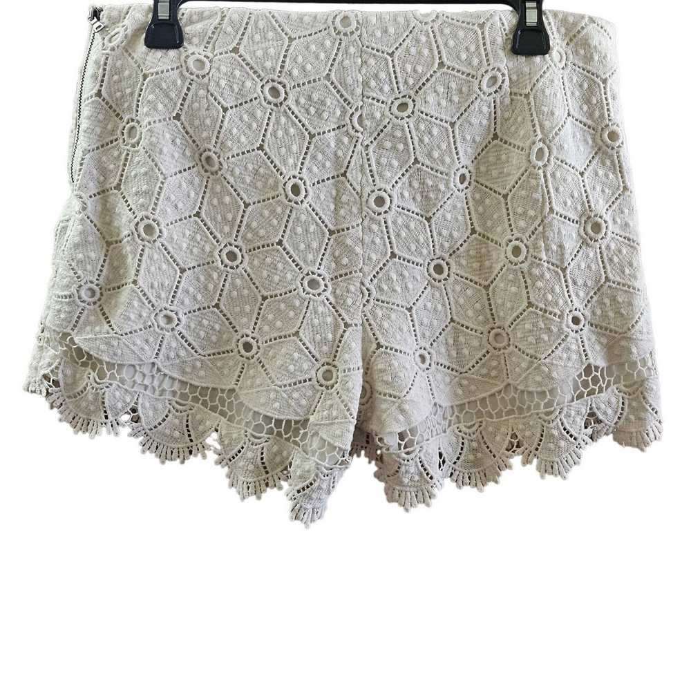 Dolce Vita Cream Lace Eyelet Shorts Size 8 - image 2