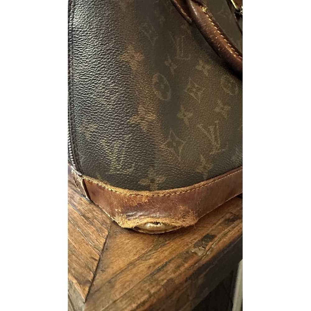 Louis Vuitton Alma leather handbag - image 2