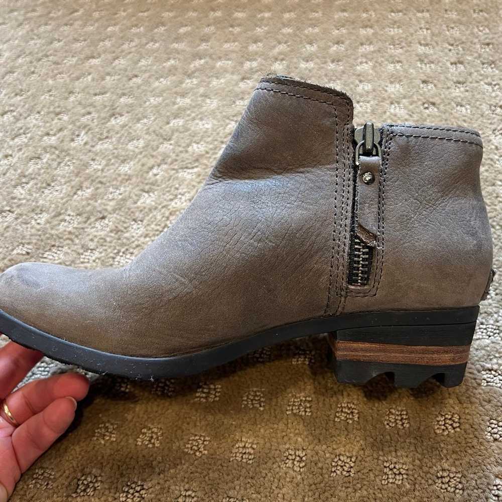 Sorel womens ankle grey suede leather boot size 7 - image 3