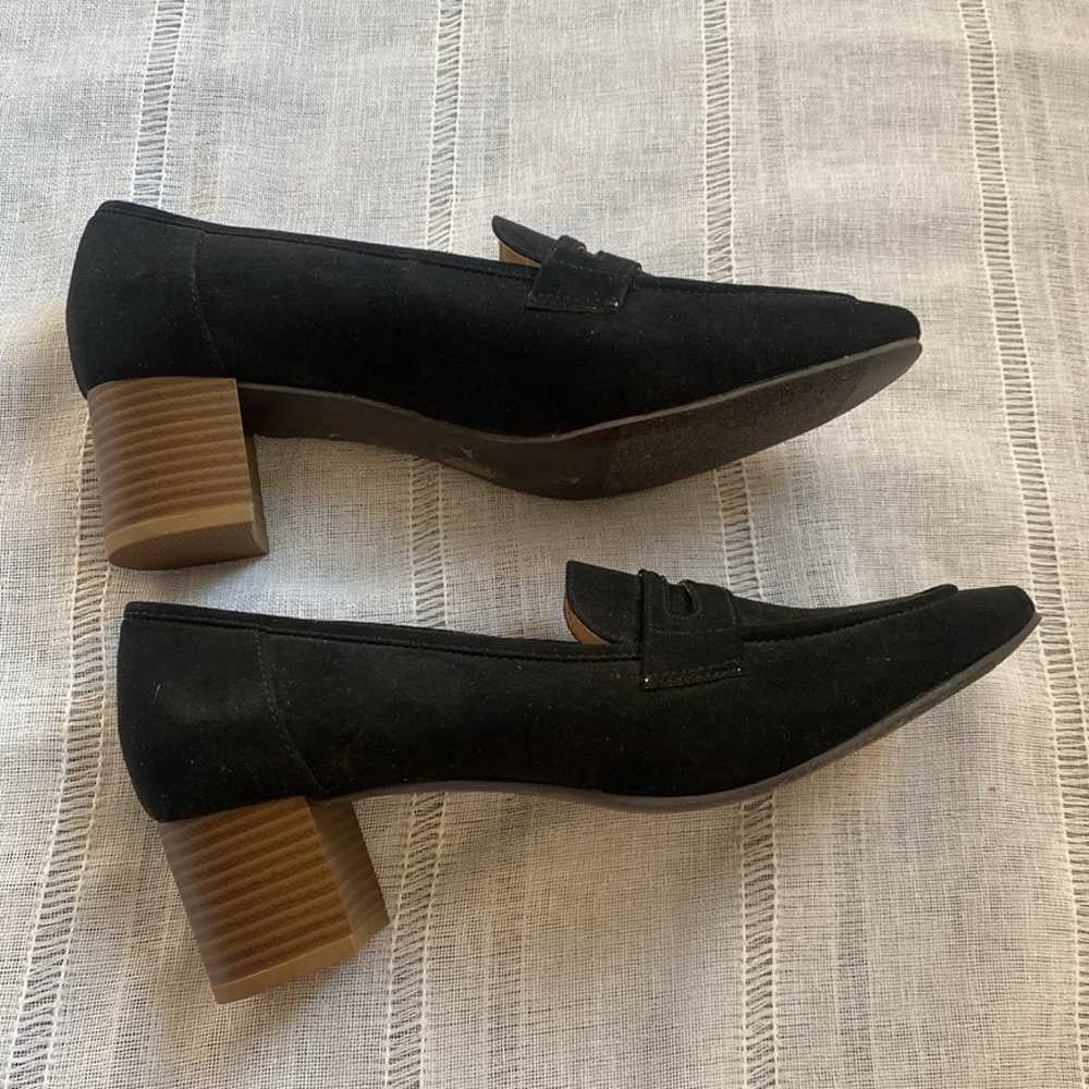 Liz Claiborne NWOT faux suede loafer heels. - image 3