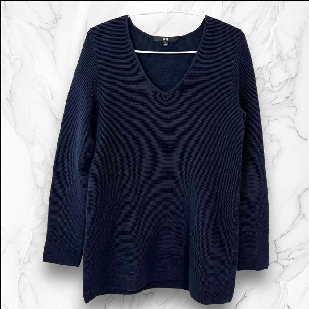 UNIQLO long-sleeve navy V-neck cutsew relaxed cas… - image 1