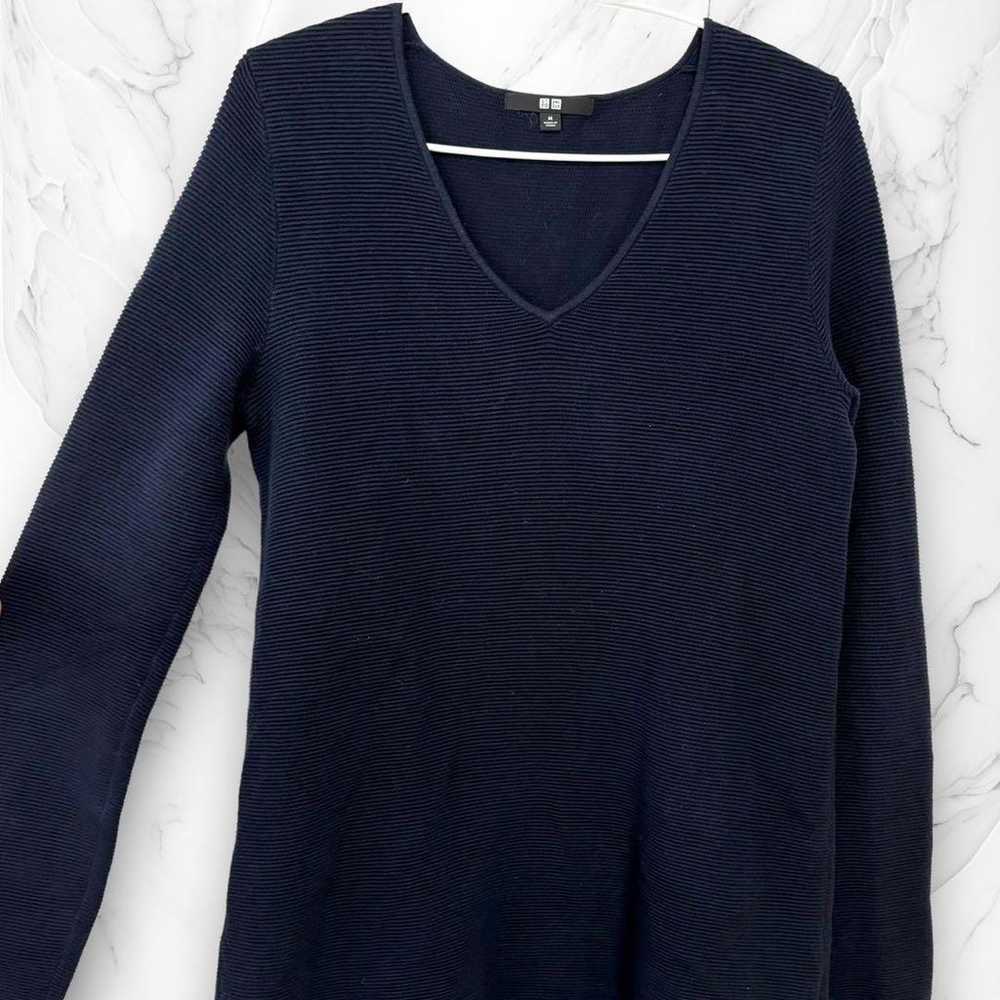 UNIQLO long-sleeve navy V-neck cutsew relaxed cas… - image 3