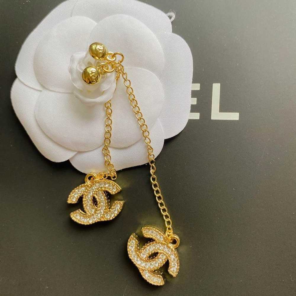 CHANEL earrings chain Coco mark gold. - image 1